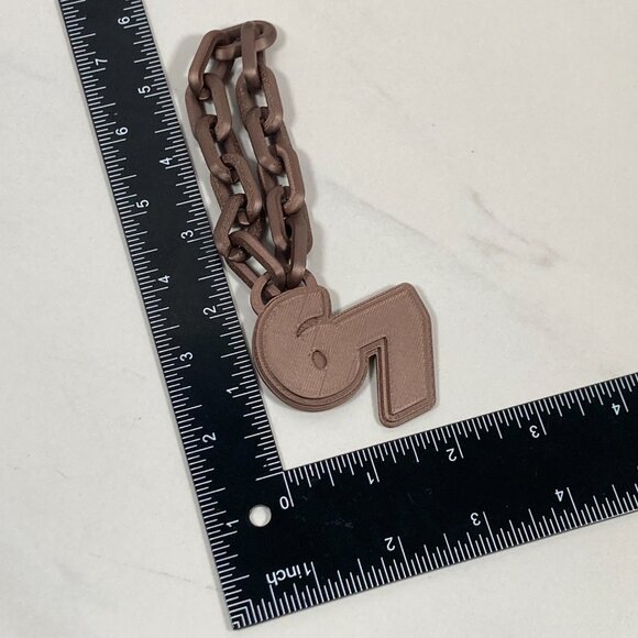 Elf on the Shelf 67 Hype Chain Christmas Decor Six Seven New Bronze w/Gift Box - Picture 10 of 10